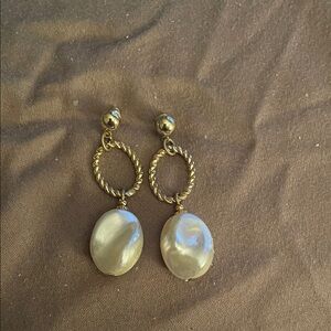 Elegant Gold and Pearl Drop Earrings